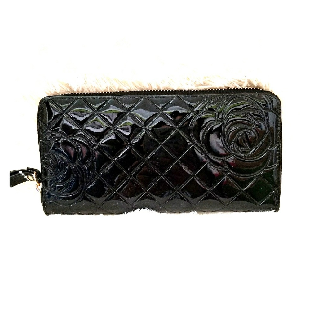NWT BLACK PATENT WALLET